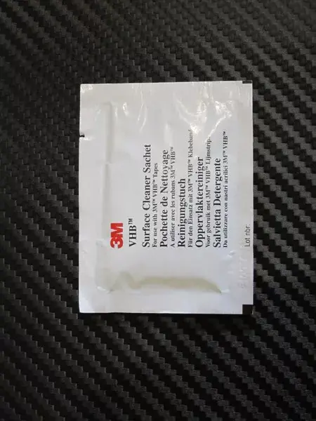 3M čistící sáček isopropyl pro aplikaci karbonové fólie 3M Di-NOC / 3D karbon Omezená Nabídka