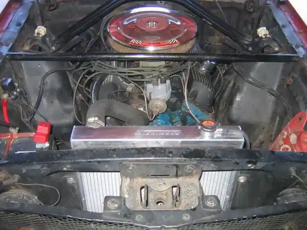Časově Omezené Hliníkový závodní chladič Mishimoto Ford Mustang 289 V8 (64-66)