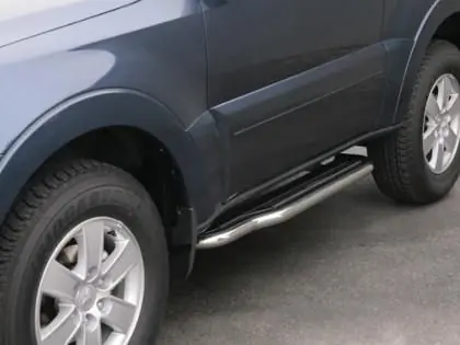 Autentický Boční nerezové nášlapy MITSUBISHI Pajero 3 doors 07-