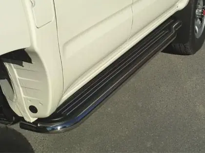 Výprodej Boční nerezové nášlapy TOYOTA Hi Lux 2.5 TD D.C. 02/05