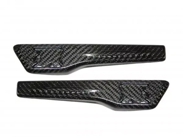 Zlevněný Karbonové držáky znaků na blatnících Weightess Nissan GT-R R35 (14-)