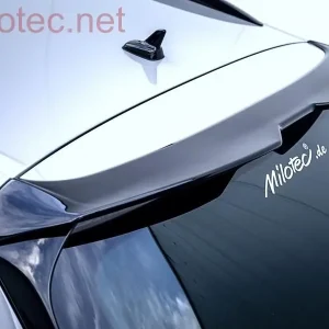 Novinka Střešní spoiler - černý lesklý "klavírlak", Kodiaq