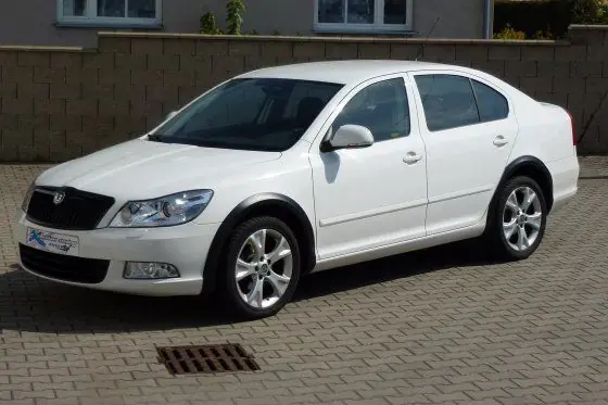 Lemy blatníků - sedan - černý desén, Škoda Octavia II facelift Omezená Nabídka