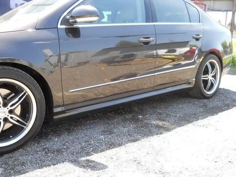 Nástavce prahů VW PASSAT B7 < R-LINE > Levný