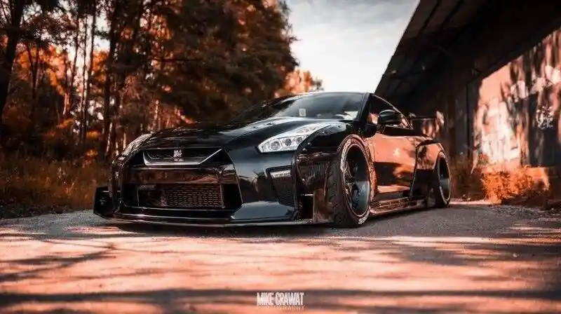 Akční Cena Spoiler pod přední nárazník Nissan GTR